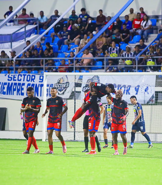 Plaza Amador brilla en Santiago y golea 3-0 para seguir firme en el Clausura
