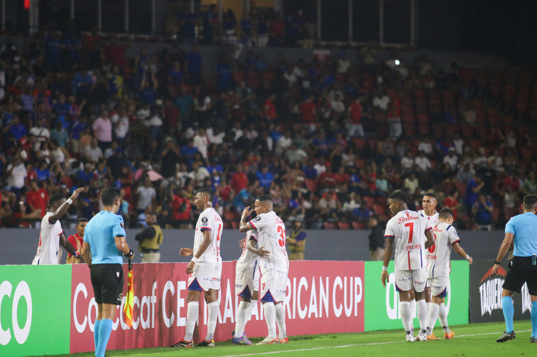 Victoria y clasificación: los Leones hacen historia frente a un gran público